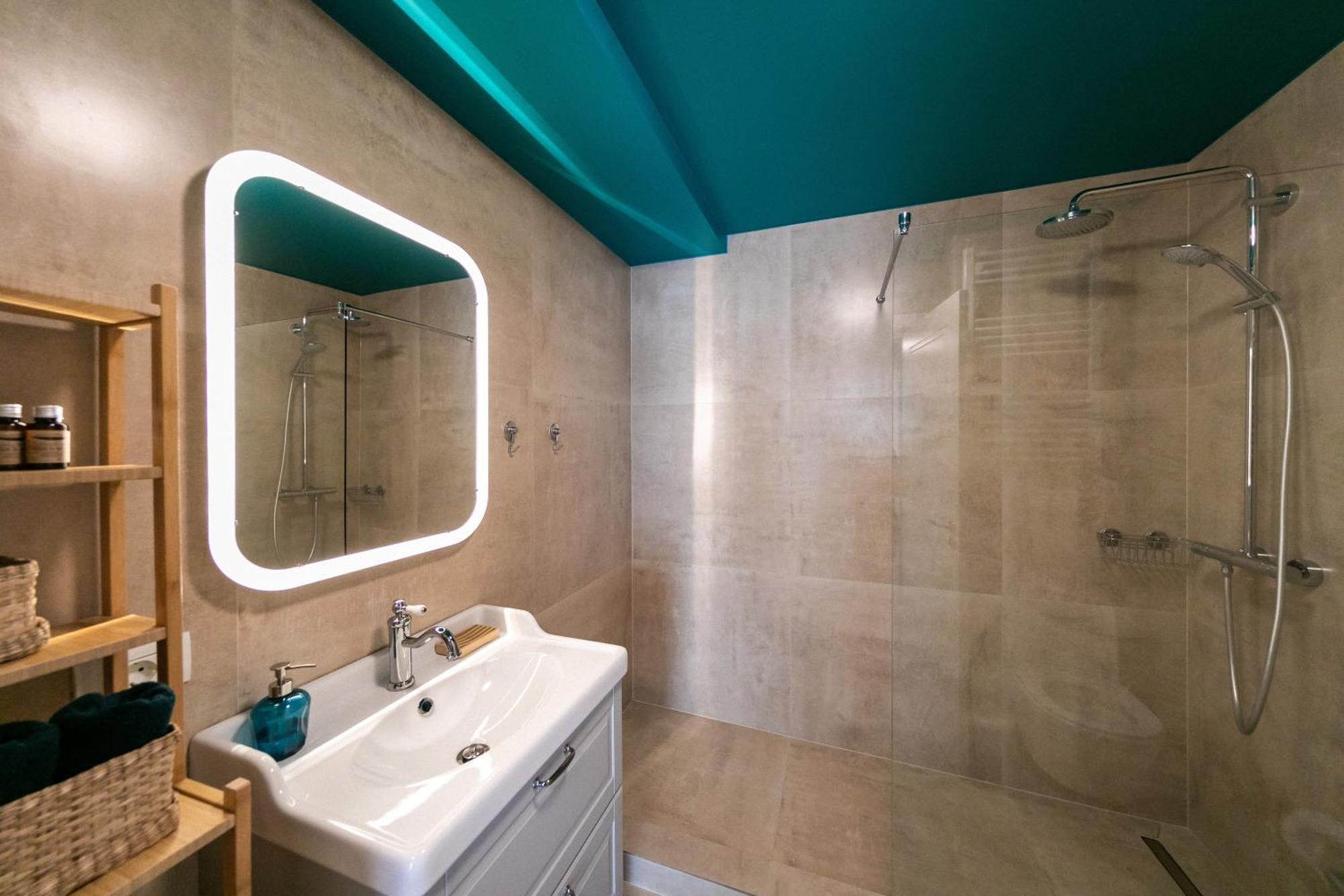 Blue Shadow - Moxa Home - New Building 布加勒斯特 外观 照片